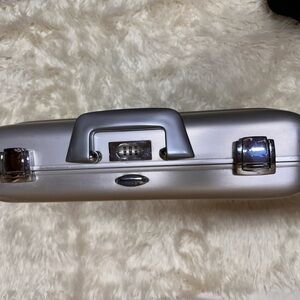 Halliburton Zero briefcase